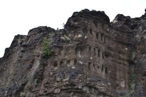 Скалните ниши - голямата загадка на траките от Родопите