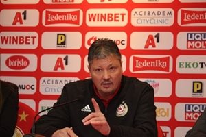 Горчив дебют на Любо в ЦСКА - 0:2 срещу "Черно море" след странни рокади