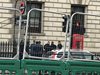 Арестуваха въоръжен с два ножа пред резиденцията на Тереза Мей в Лондон