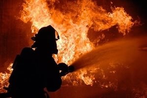 Мъж загина при пожар в дома си в Силистра