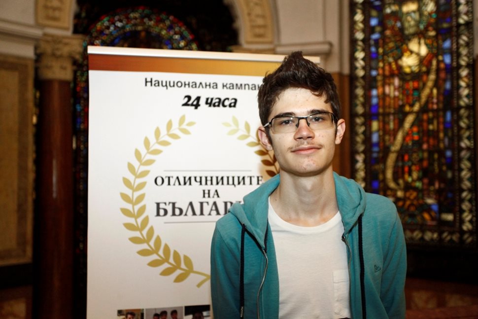 СТЕФАН ХАДЖИСТОЙКОВ, печели сребърен медал от Балканската олимпиада по математика