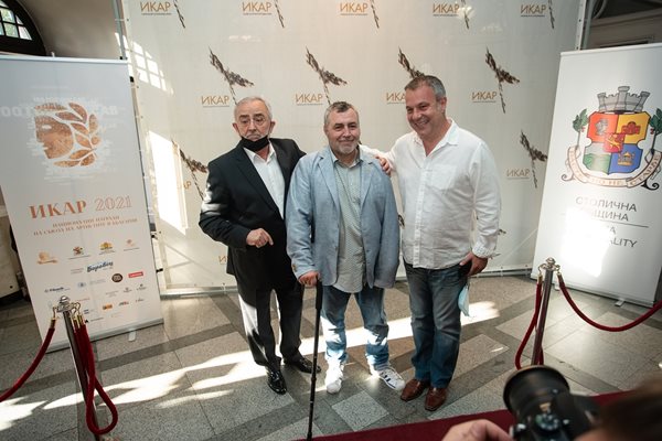 Шефът на Народния Мариус Донкин с шефа на БНТ Емил Кошлуков и Христо Мутафчиев