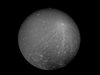 Вижте снимка отблизо на сатурновата луна Диона