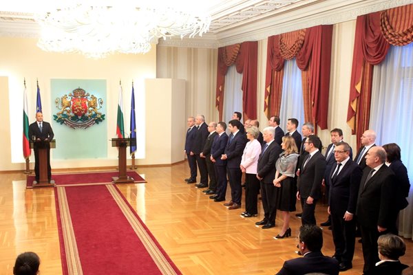 Президентът Румен Радев зададе приоритетите пред служебното правителство “Донев 2”.
 
СНИМКИ: ВЕЛИСЛАВ НИКОЛОВ