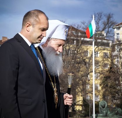 Президентът Радев с Негово Светейшество Българският патриарх Неофит по случай отбелязването на 150 години от учредяването на Българската екзархия.