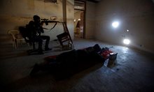 Снайперисти иракските сили за сигурност са заели позиции в град Мосул