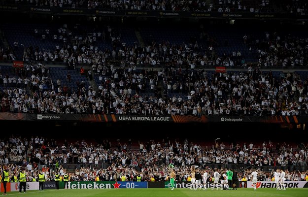 25 000 фенове от Германия празнуваха дълго след края на мача с любимците си на стадион “Ноу Камп”. 
