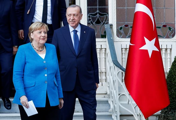 Ердоган срещна Меркел в Истанбул. Снимка Ройтерс
