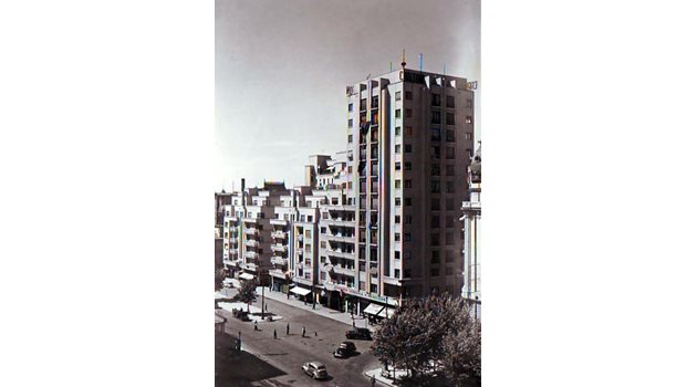 Блокът “Карлтън”, гордостта на Букурещ през 30-те години, рухва през 1940 г.