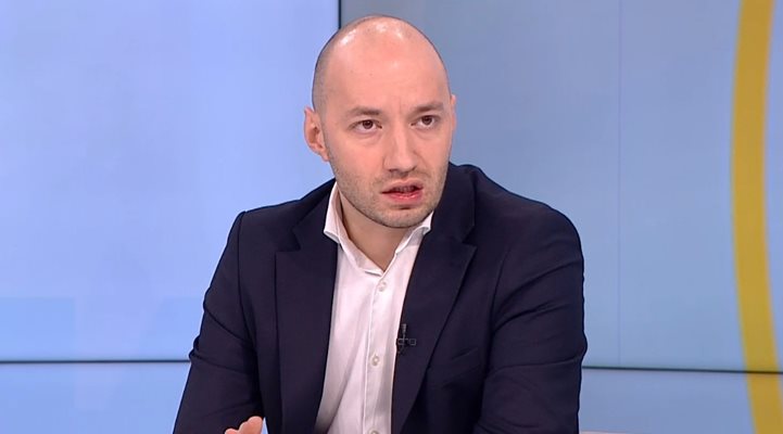 Анализатори: Свалянето на имунитета на Кирил Петков отвори стара рана