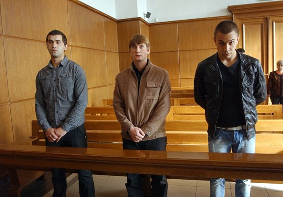 Александър Данаилов (от ляво на дясно), Вили Георгиев и Светлозар Стоилов бяха осъдени за убийството на Стоян Балтов.