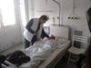 - Две жертви край кльона -
момиче и млада жена
- Загиналата бежанка била
с 6-годишната си дъщеричка,
детето е спасено
- Тепърва ще се изяснява
националността
на задържаните, каза
главният секретар на МВР
Георги Костов

30-годишна жена и девойка на 16 г. загинаха от измръзване след двудневно лутане в снежна Странджа.