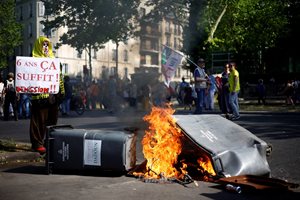 28 арестувани при протести срещу пенсионната реформа в Париж