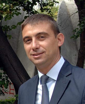 Кметът на район “Западен” Димитър Колев минава за улегнал и диалогичен.