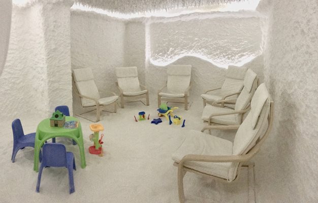 Отделни солни стаи за деца и възрастни