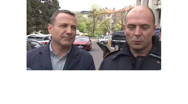 Наблюдаващият прокурор Иван Кирков (вляво) и директорът на МВР в Бургас Калоян Калоянов разказват за разплитането на случая.