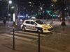 Въоръжен крадец държи 7 заложници в туристическа агенция в Париж