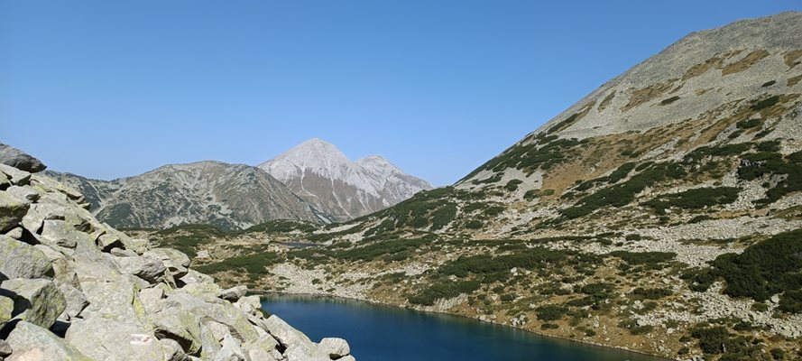 Вихрен над Дългото езеро
Снимка: Люба Хлебарова