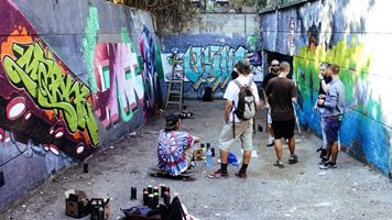 Графити фест събира художници и любители под моста "Чавдар"