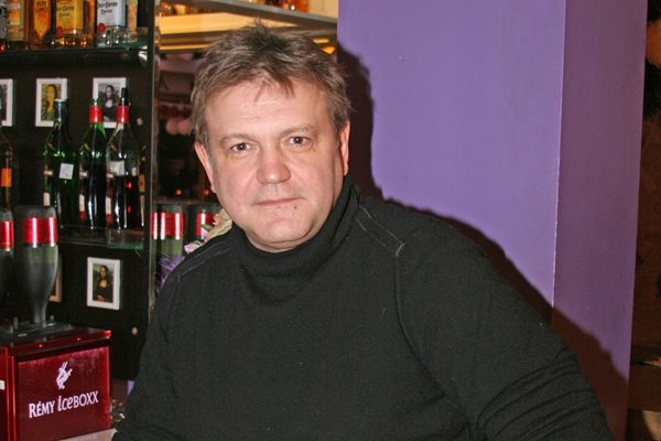 Георги Стайков пийва и пафка