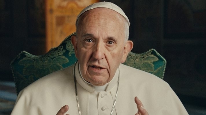Папа Франциск при изписването си: Все още съм жив!