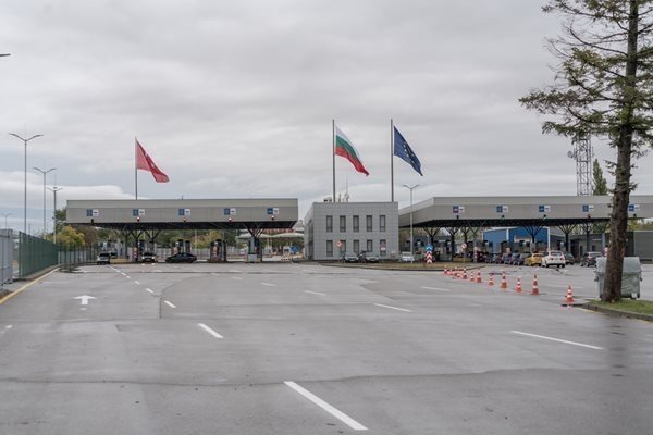 Хванаха мигранти в дипломатическа кола на ГКПП Капитан Андреево