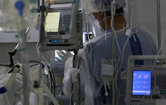 Бразилия съобщи за 57 152 нови случая на коронавирус и още 1437 починали СНИМКА: Ройтерс