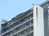Срути се покрива на хотел в Смолян (Видео)