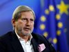 Гърция призова Йоханес Хан да спре да подкопава преговорния процес за Македония
