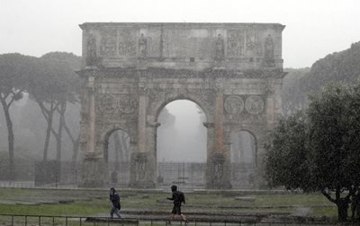 Italy wants negative coronavirus tests in 4 countries PHOTO: Reuters