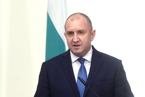 Румен Радев: Следя с огорчение разпада на Народното събрание (Видео)