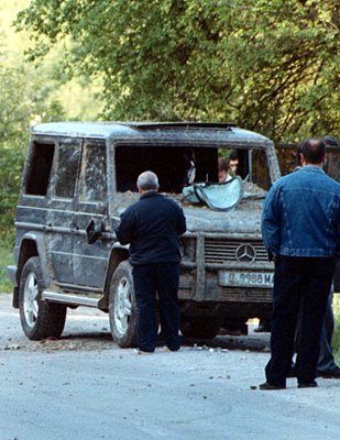 Взривеният джип на Косьо Самоковеца в района на Пасарел.