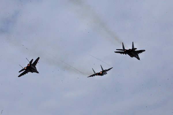 Последния път, в който армията показа МиГ-29, бе на парада за 6 май през 2023 г. Тази година такъв няма да се провежда заради съвпадането на празничните дни с Великден, обяви в сряда служебният министър на отбраната Атанас Запрянов.
СНИМКА:  ВЕЛИСЛАВ НИКОЛОВ
