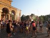 Стотици се забавляваха на Холи фест
край Конниците във Велико Търново