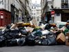Париж замириса! 5000 тона боклук блокирани във френската столица