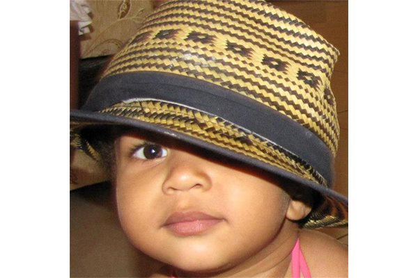 С шапка се е снимала най-малката - 2-годишната Амая.