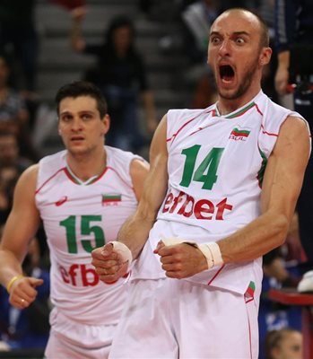 Тодоров (с номер 14) игра страхотно на европейското първенство в София.