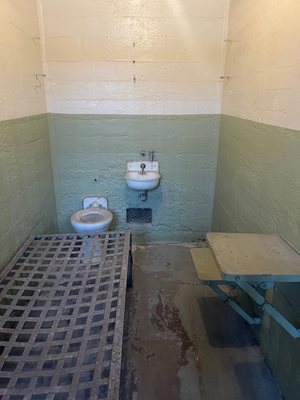 Типичната килия в “Алкатрас”