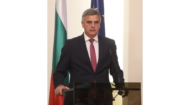 Министърът на отбраната Стефан Янев