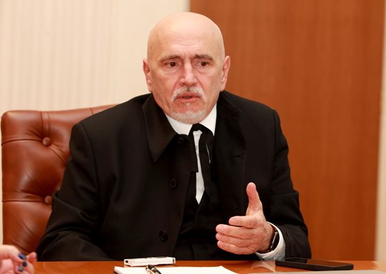 Министърът на транспорта Николай Събев. 