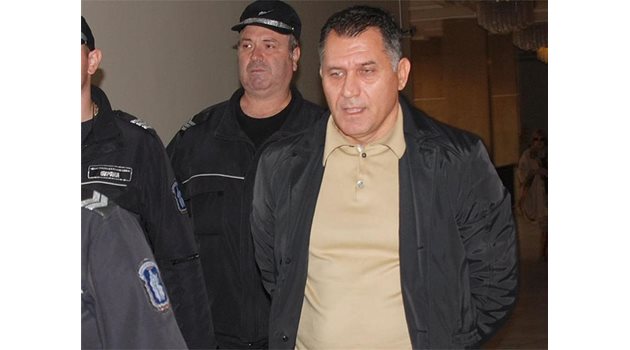 ОБВИНЯЕМ: Общинският съветник от левицата в Бургас Чамурджиев бе арестуван заради упражнявано лихварство.