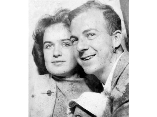 Лий Харви Осуалд със съпругата си Марина.