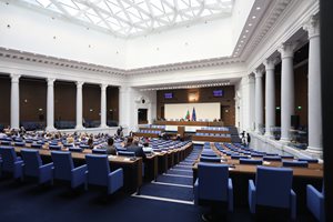 Парламентът прие адвокатите вече да могат да са шефове в ООД и АД