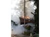Изгоря покривът на емблематичната спирка „Вишнева” в София (Снимки)