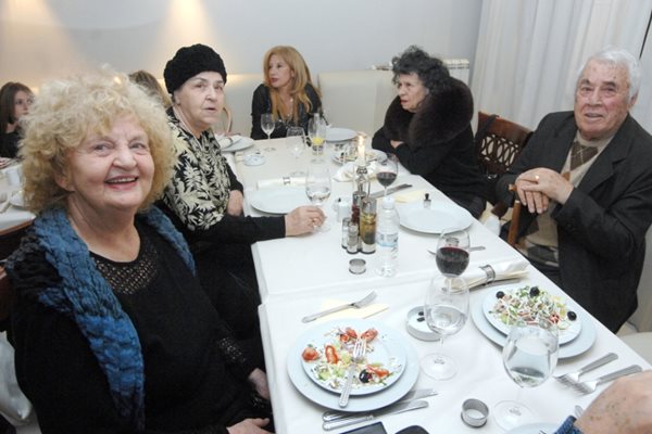 На една маса с Георги Калоянчев, Татяна Лолова и Муки през 2010 г. Празнуват 85-ия рожден ден на големия Георги Калоянчев.
