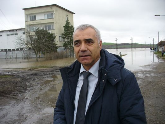 Въпреки многобройните проблеми, изпълнителният директор на мини "Марица изток" Андон Андонов иска в дружеството да работят само оптимисти. СНИМКА: АВТОРЪТ