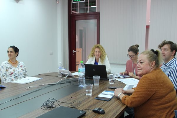 Заместник-министърът на регионалното развитие и благоустройството Деница Николова по време на онлайн заседание на Съвместния комитет за подготовка на новия програмен период 2021-2027 г. Снимки: МРРБ