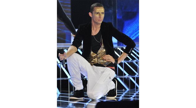 ТРЕНИРОВКА: Милен показва на участниците в X Factor как да танцуват.