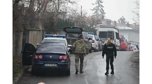 Две къщи са засегнати при взрива в Банкя тази сутрин Снимка: Георги Палейков