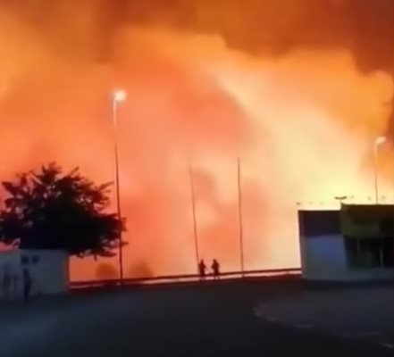 Огнената стихия в Южна Испания наложи евакуацията на над 2600 души